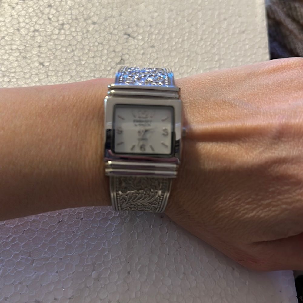 Vintage Embassy By Gruen Quartz Women Watch Bracelet Battery